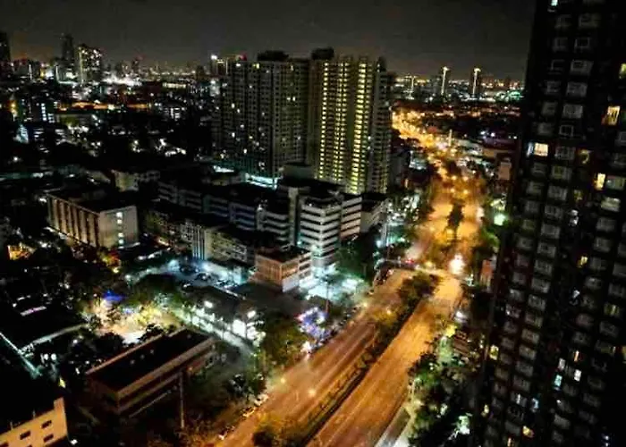 Modern Homely Two Bed Two Bath Perfect View, Pool, & Gym
