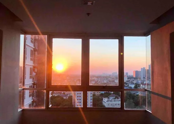 Modern Homely Two Bed Two Bath Perfect View, Pool, & Gym Bangkok